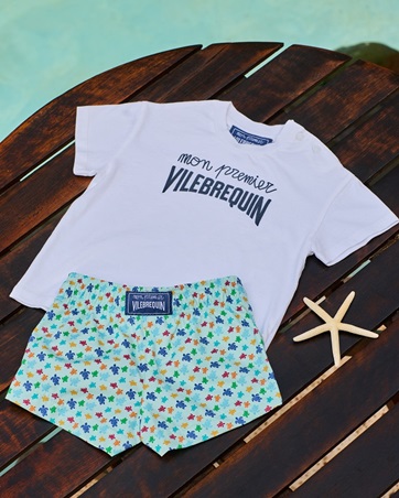 صيف بلا قواعد وأزياء بلمسة السبعينيات